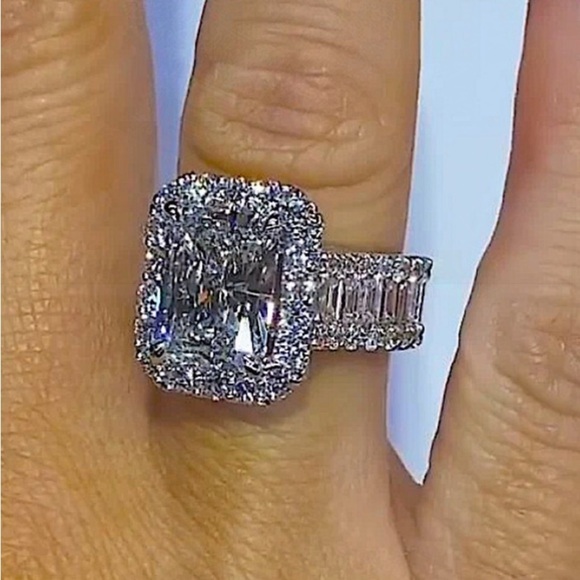 Sterling silver diamond engagement ring - Picture 4 of 7